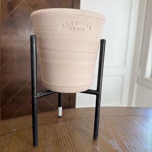 Magnolia Terracotta Planter with Black Metal Stand